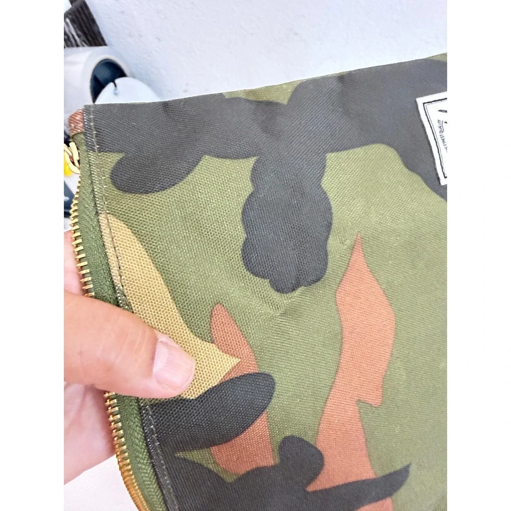 Herschel Supply Co Network Large Pouch Camo Canvas Zippered Clutch Bag Woodland